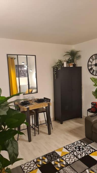 Emplacement Exceptionnel Et Rare Paris Suresnes Longchamp Exterior foto